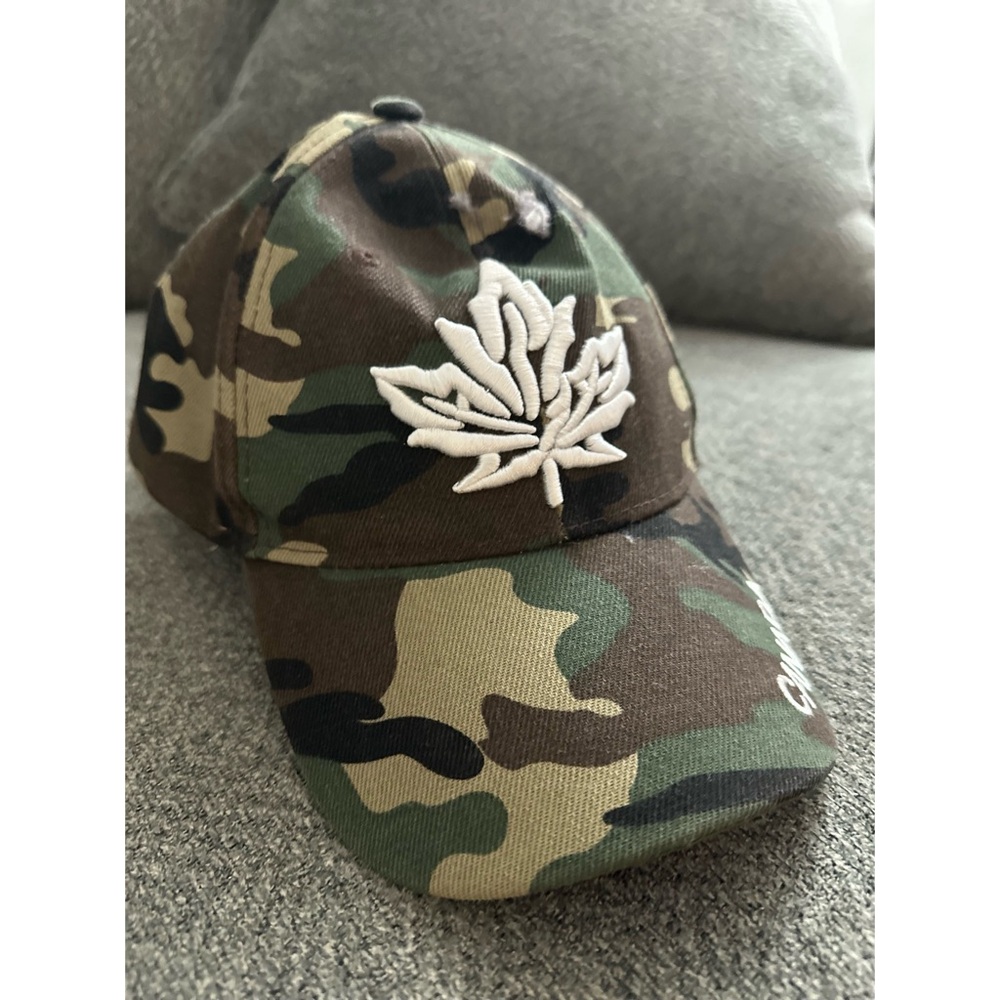 Original Canada 🇨🇦 Fitted Cap